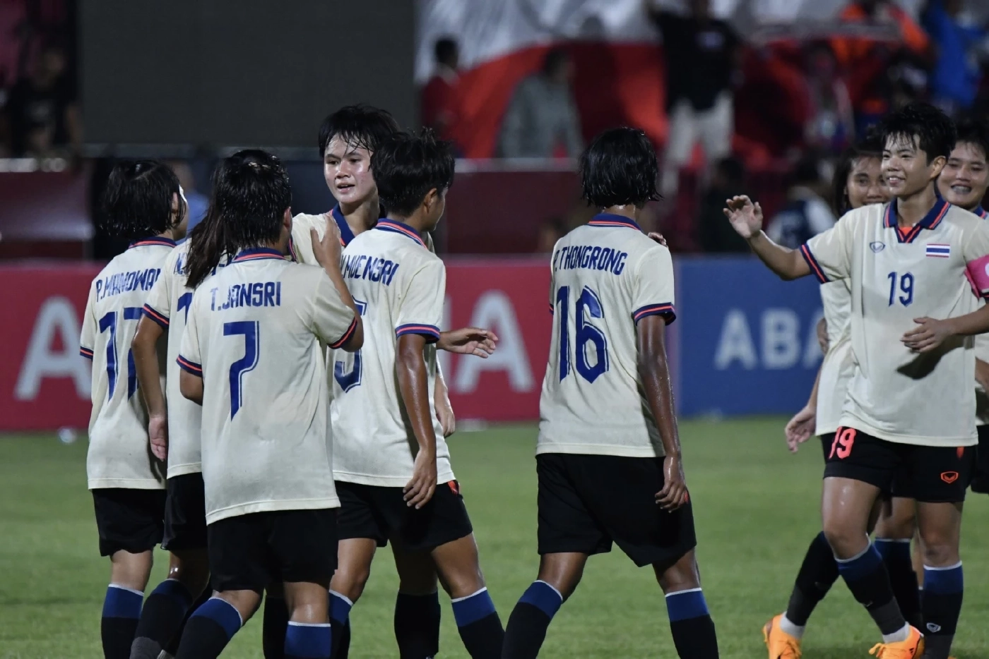 ไทย อัด กัมพูชา 3-0 ลิ่วตัดเชือกฟุตบอลหญิง ซีเกมส์ 2023