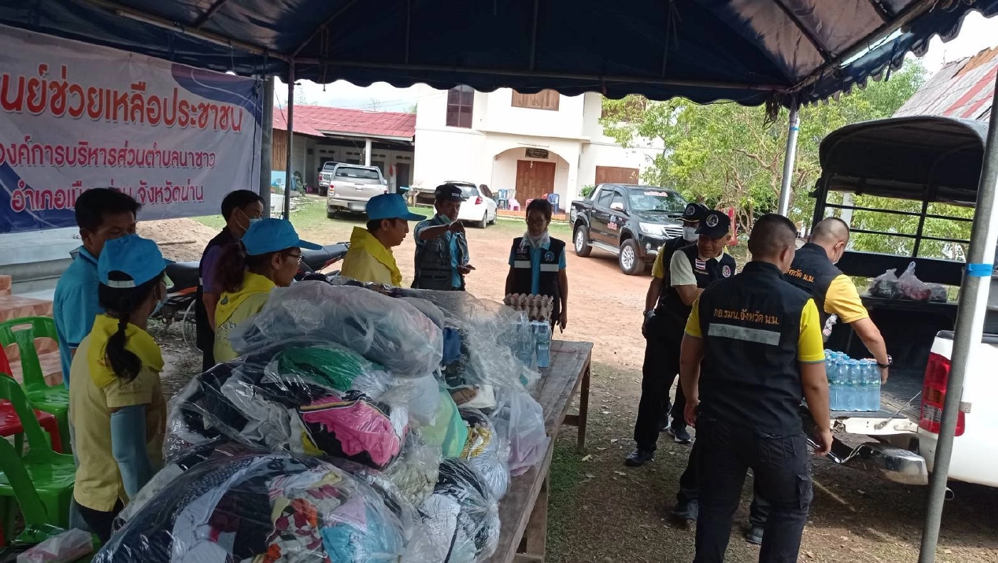 กอ.รมน.น่าน มอบของช่วยเหลือชาวบ้าน หลังประสบวาตภัย