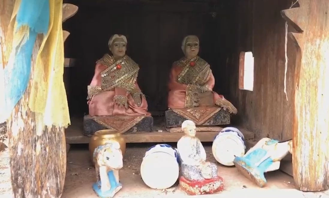 ไอเดียสุดหลอน หนุ่มใหญ่นำศาลพระภูมิเก่า ตั้งเป็นรั้วรอบสวน กันหัวขโมย