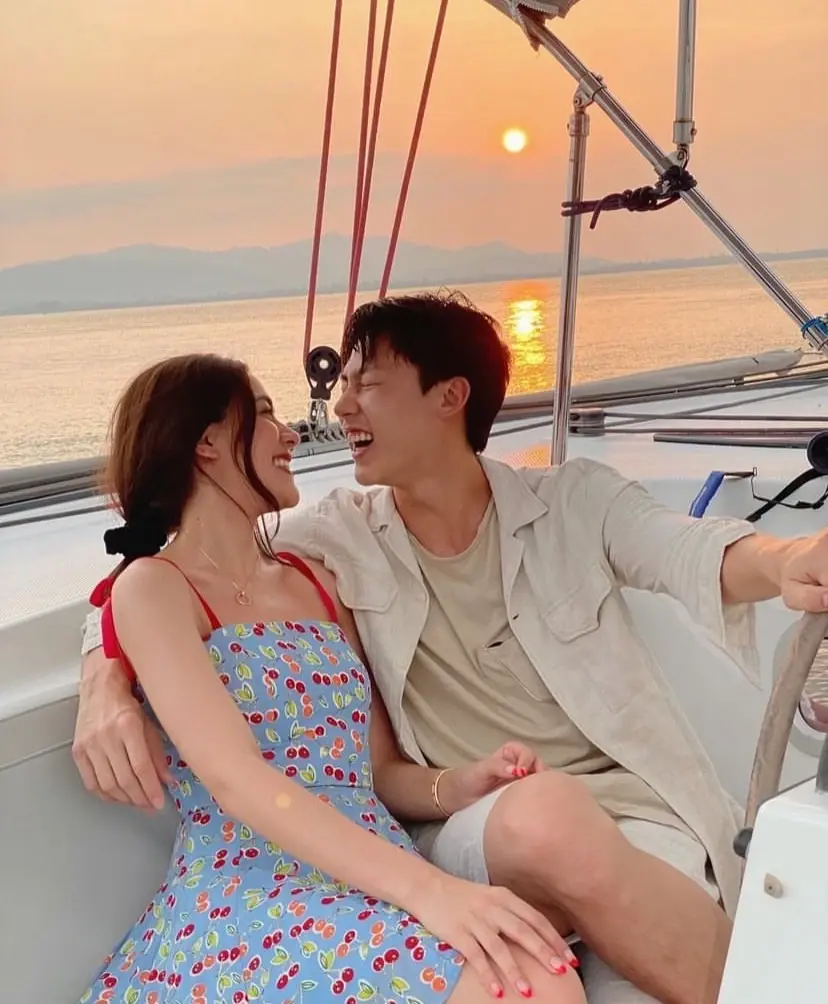 หมาก-คิมเบอร์ลี่ สาดความหวาน เล่าความหมายที่แฝงในการ์ดงานแต่ง