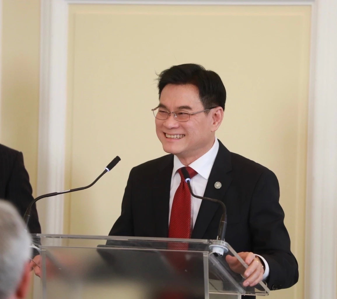 นายจุรินทร์ ลักษณวิศิษฏ์ รองนายกรัฐมนตรีและรัฐมนตรีว่าการกระทรวงพาณิชย์ 