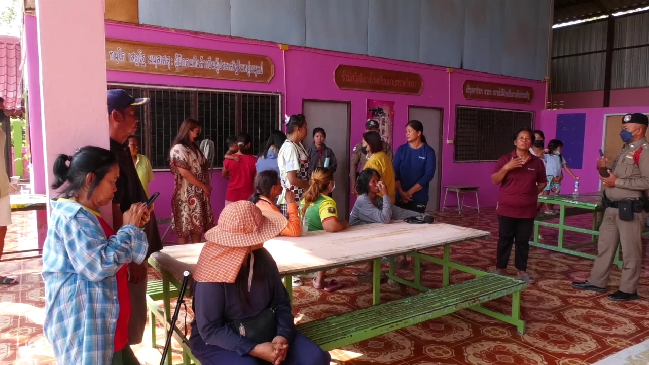 ประท้วงขับไล่ ผอ.โรงเรียนโคราช ผู้ปกครองโวยอาหารกลางวันไม่ได้โภชนาการ