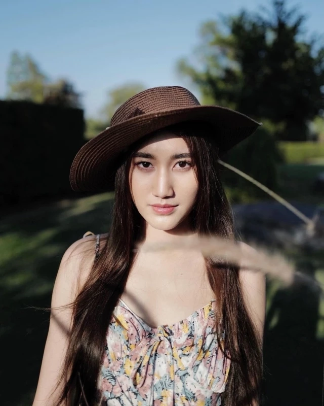 เบสท์ รักษ์วนีย์  เปย์ผู้ชายหลักล้าน! ไม่เสียดายที่ให้เพราะรัก