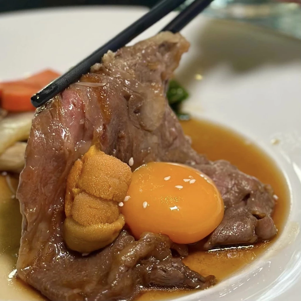 เมนู เนื้อ เป็นอาหารชูโรงของร้าน Chez Miline  อ่านว่า "เชมิลึน" ขอบคุณภาพจากเพจ  Chez Miline 