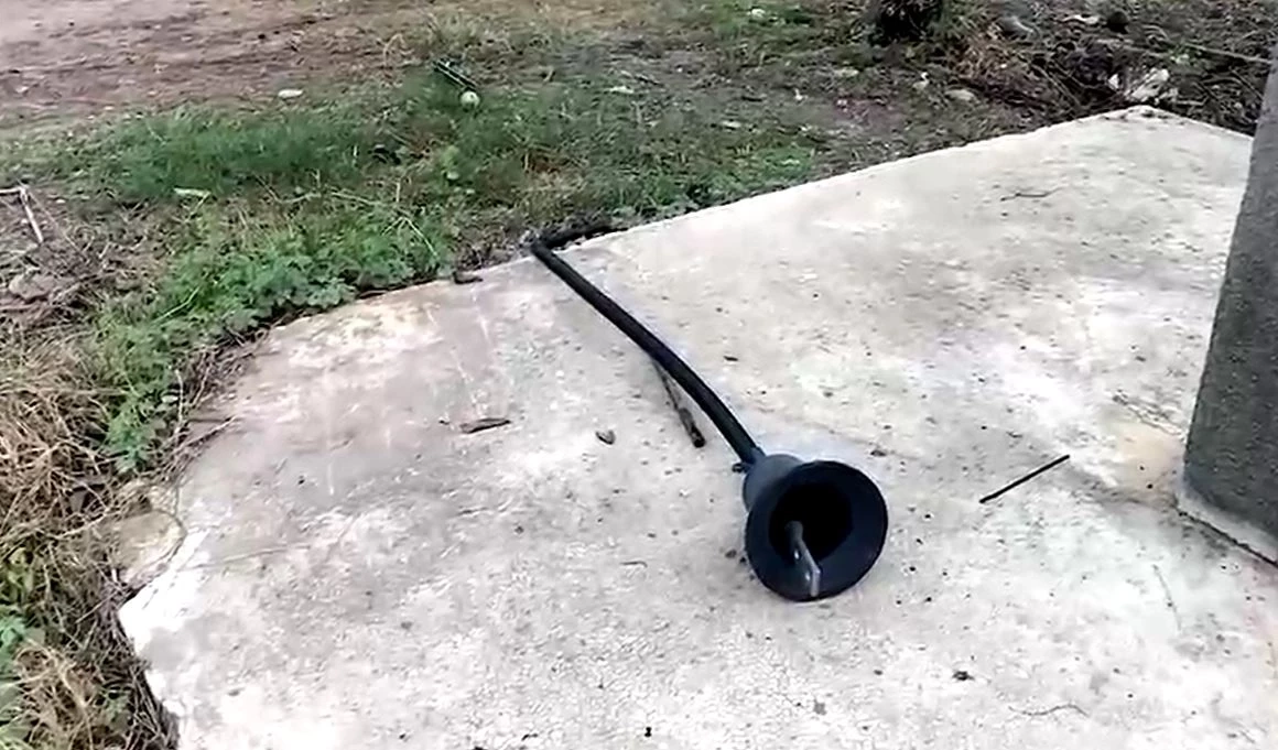 กรรมตามทัน หนุ่มลักตัดสายไฟ ถูกซ็อตร่วงจากเสา ดับสลด