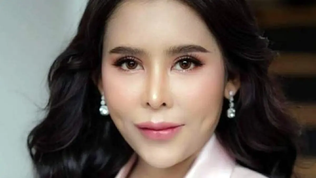  น.ส.วันทนีย์ หรือ เดียร์ ทิพย์ประเวช "เท้าแชร์แม่มณี"