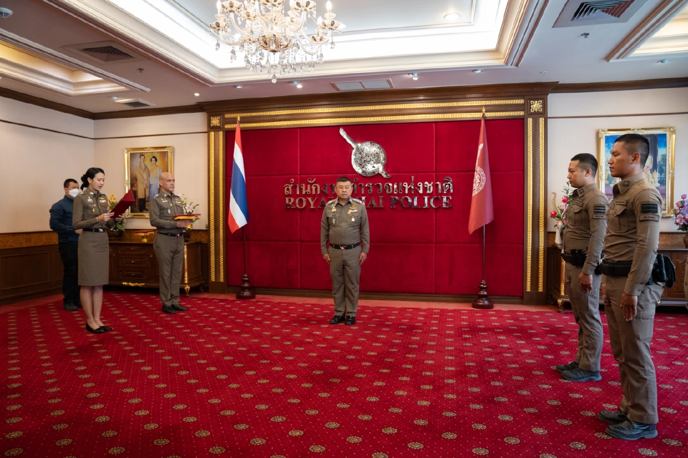 “ทำดี มีรางวัล” สายตรวจสาขลา รวบโจรปล้นร้านทอง เมืองพระสมุทรเจดีย์