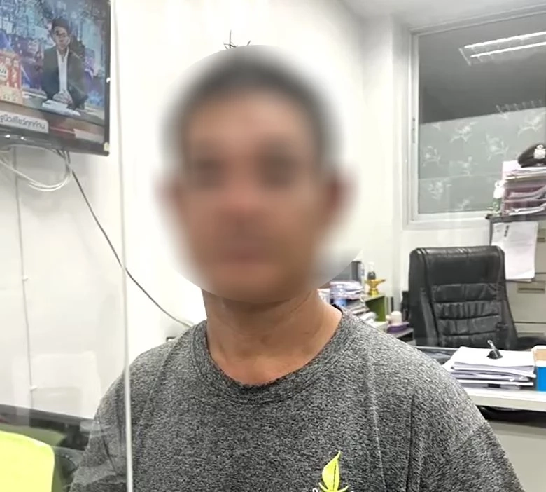 หงุดหงิดพี่ชายให้มารับหลาน หนุ่มหัวร้อนตบอาสาจราจร หน้า รร.อนุบาล