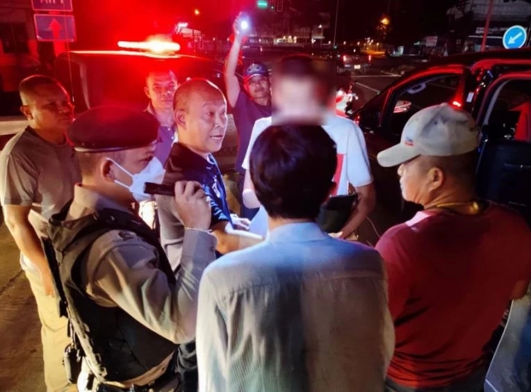 ภาพขณะเจ้าหน้าที่จับกุม นายภาคภูมิ หรือ นิว แสงนิล