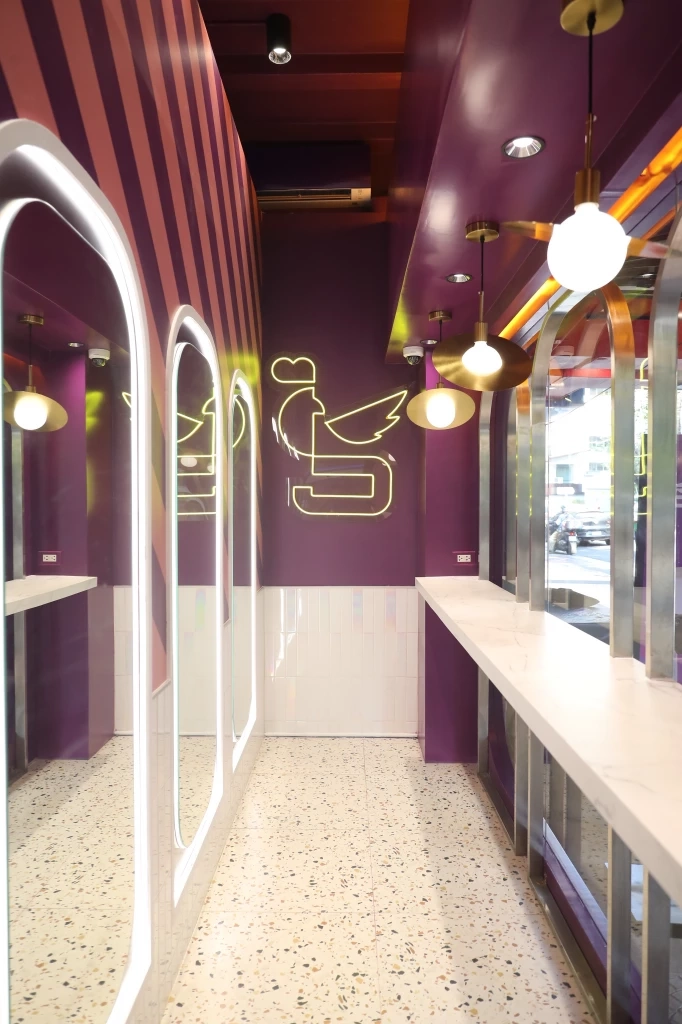 เบียร์ ใบหยก - คิวเท โอปป้า ชวนกินไก่ทอดสูตรลับของจักรวาล SPACE  ZOO