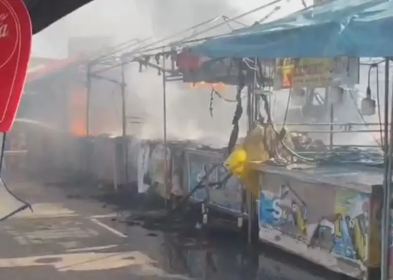 ระทึก! ไฟไหม้ตลาดกลางเมืองระยอง ชาวบ้านหนีตายอลหม่าน