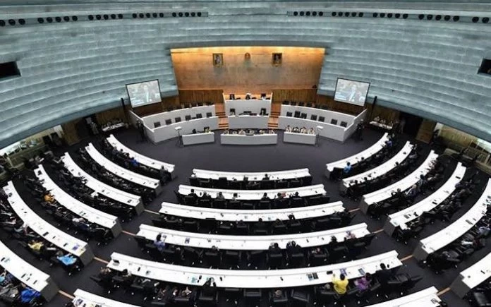 ยืนกราน ประธานสภาฯต้องเป็นของก้าวไกล