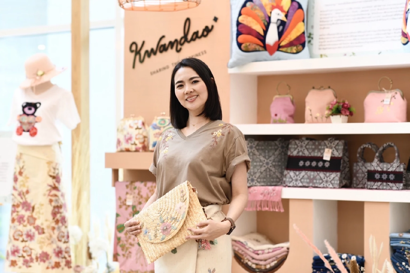 "ขวัญดาว” ผลิตภัณฑ์ใหม่ ต่อยอดงานฝีมือ ส่งเสริมคุณภาพครอบครัวตำรวจ