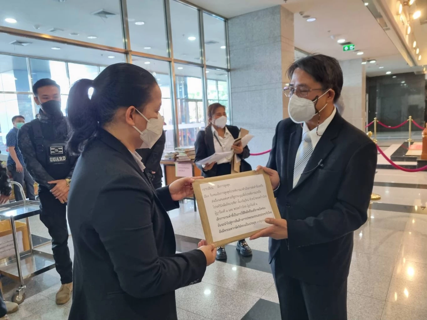 ทนายธีรยุทธ ร้อง อสส. ยื่นศาล รธน. สั่ง "พิธา" ยุติแก้ไขหรือยกเลิก ม.112