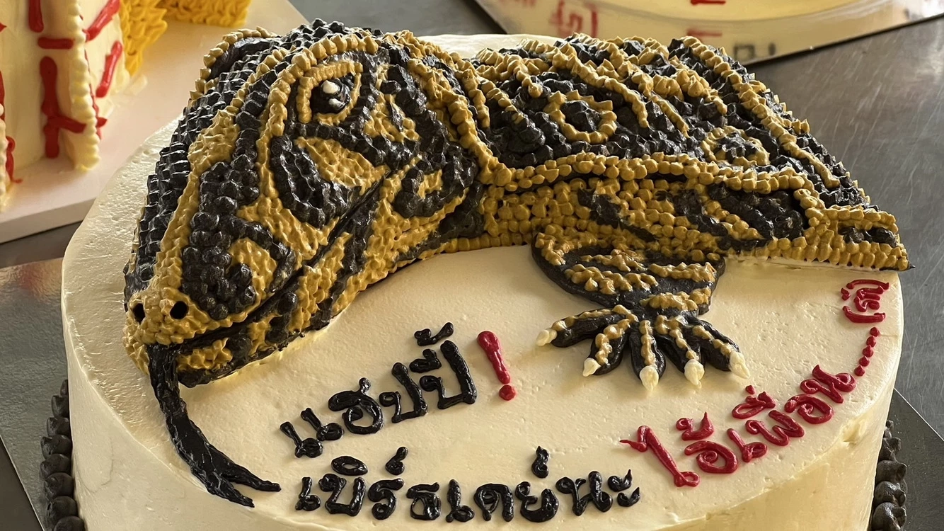 ร้านเบเกอรี่ไอเดียเจ๋ง ทำหน้าเค้กแฟนซีแปลกแหวกแนว เพิ่มมูลค่า