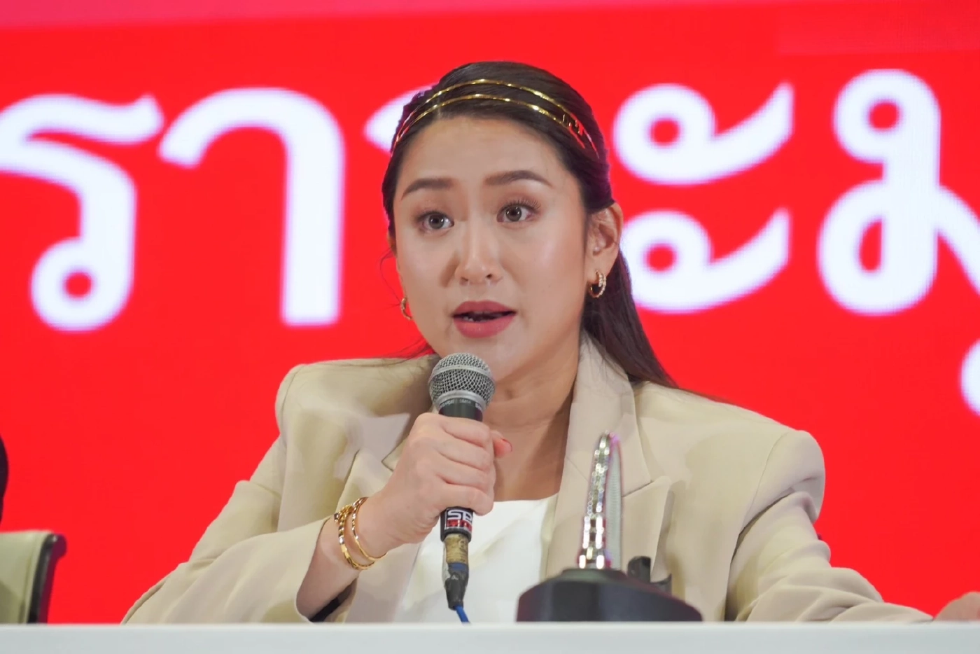 "เพื่อไทย" ยินดีชัยชนะ "ก้าวไกล" ระบุ มาตรา 112 เป็นเงื่อนไขสำคัญจับมือ