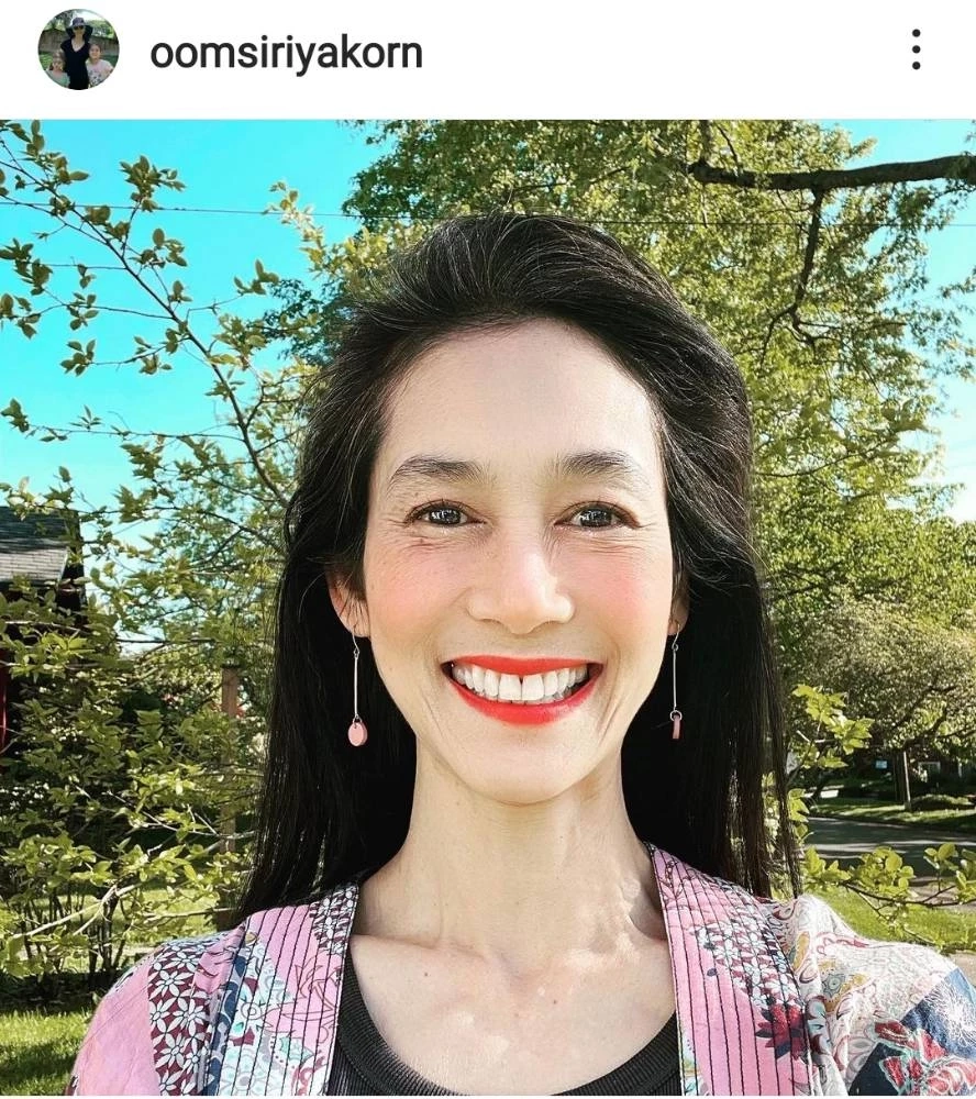 อุ้ม สิริยากร อดีตนางเอกชื่อดัง โพสต์เห็นต่างทางการเมือง แฟน ๆ แห่ชื่นชม