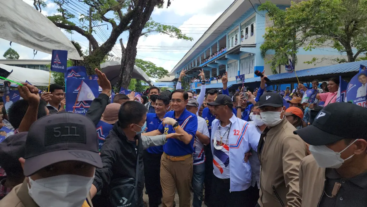 "ประยุทธ์" บุกเมืองคอน อ้อนกาเลือก 2 ใบ "ลุงตู่- ผู้สมัคร ส.ส.รทสช."