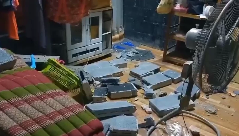 สยอง! รถบรรทุกน้ำมันจอดซ่อมถัง คนงานพลาดท่า "บึ้มสนั่น" ร่างกระจุย ดับ 2 ราย