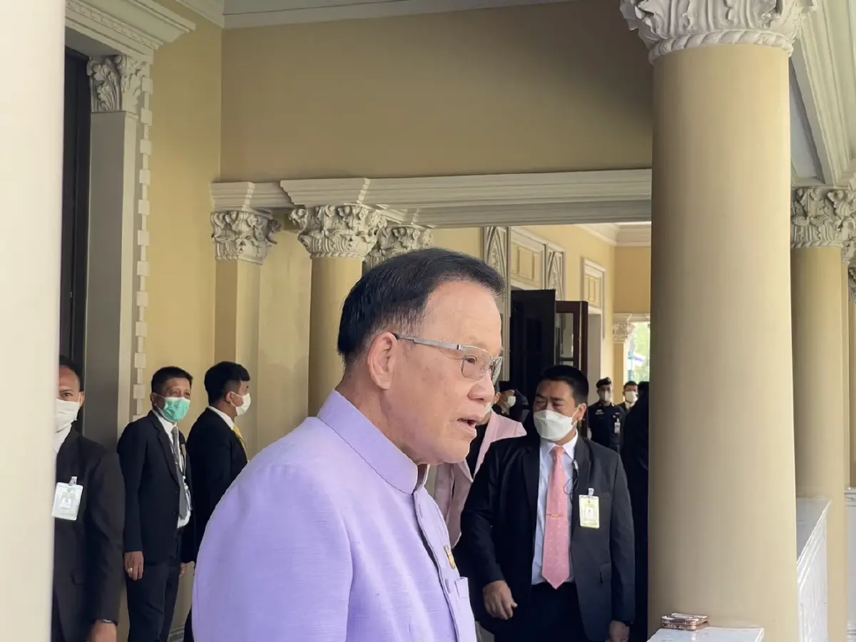 สันติ พร้อมพัฒน์