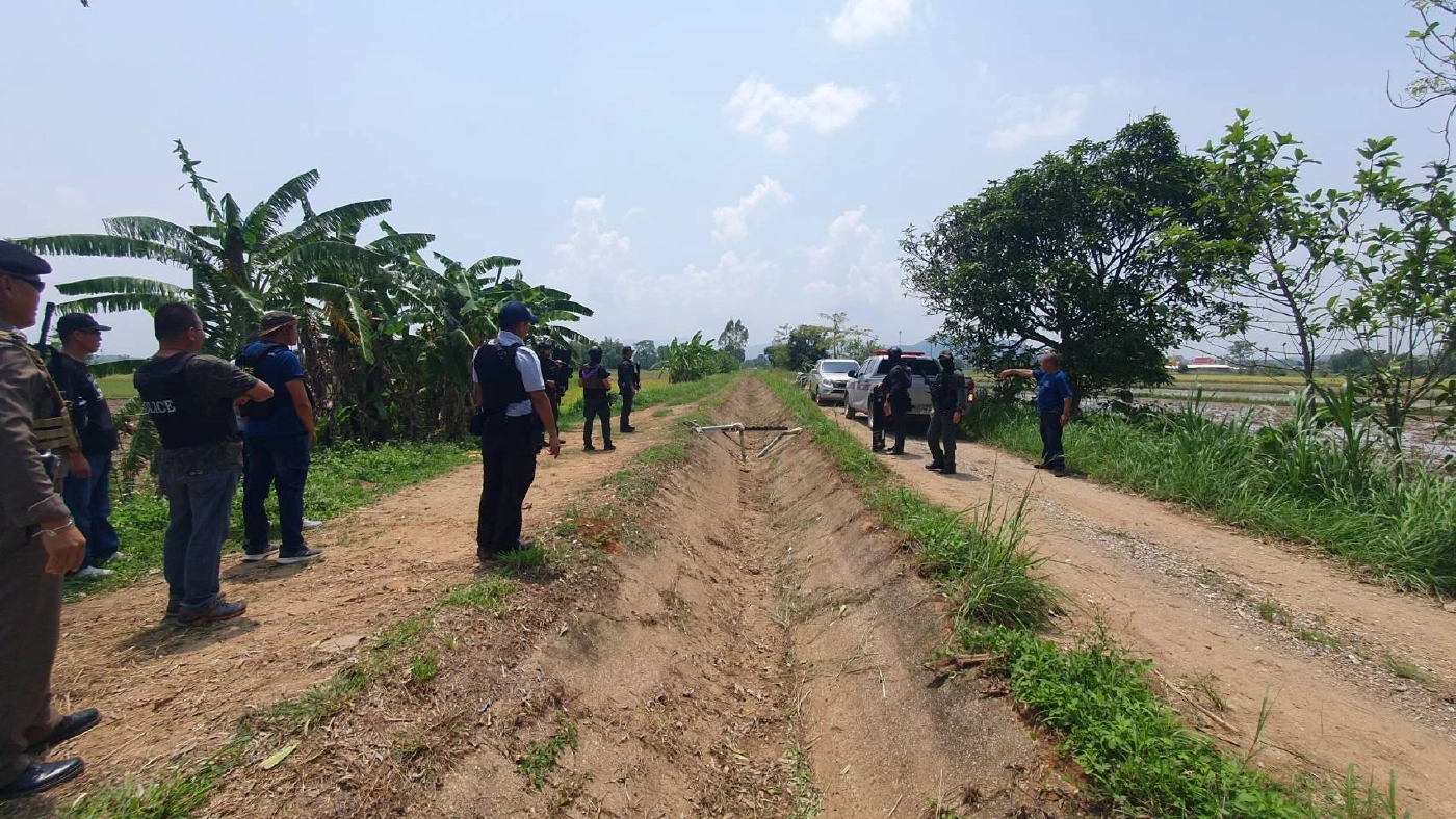 หนุ่มเชียงราย ยิงสาวดับกลางถนน แค้นรักแต่ไม่เล่นด้วย ก่อนปลิดชีพหนีผิด