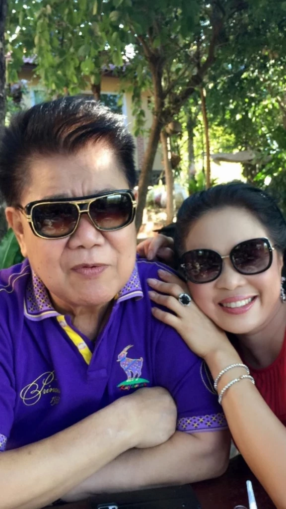 พ้นวิกฤต 'ครูชลธี ธารทอง' ลืมตาตอบสนอง ขยับตัวแล้ว หลังหัวใจหยุด