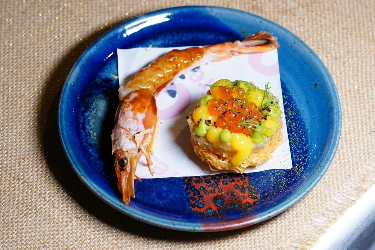 Argentinian shrimp with mango salsas