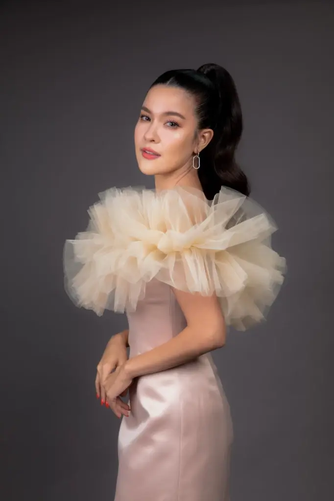 ต่าย อรทัย นำทีม เชิญชวนแฟน ๆ เข้าคูหา กาบัตรเลือกตั้ง 