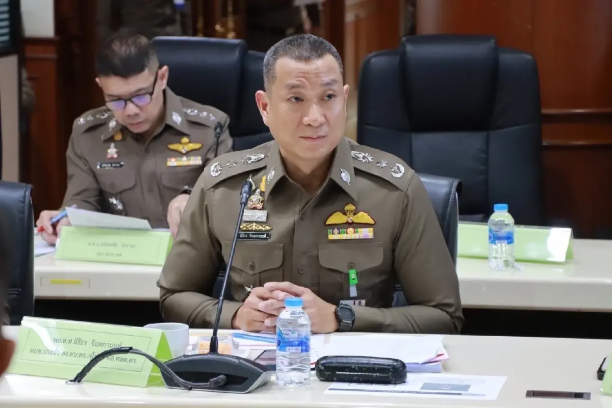 พล.ต.ท.นิธิธร จินตกานนท์ 