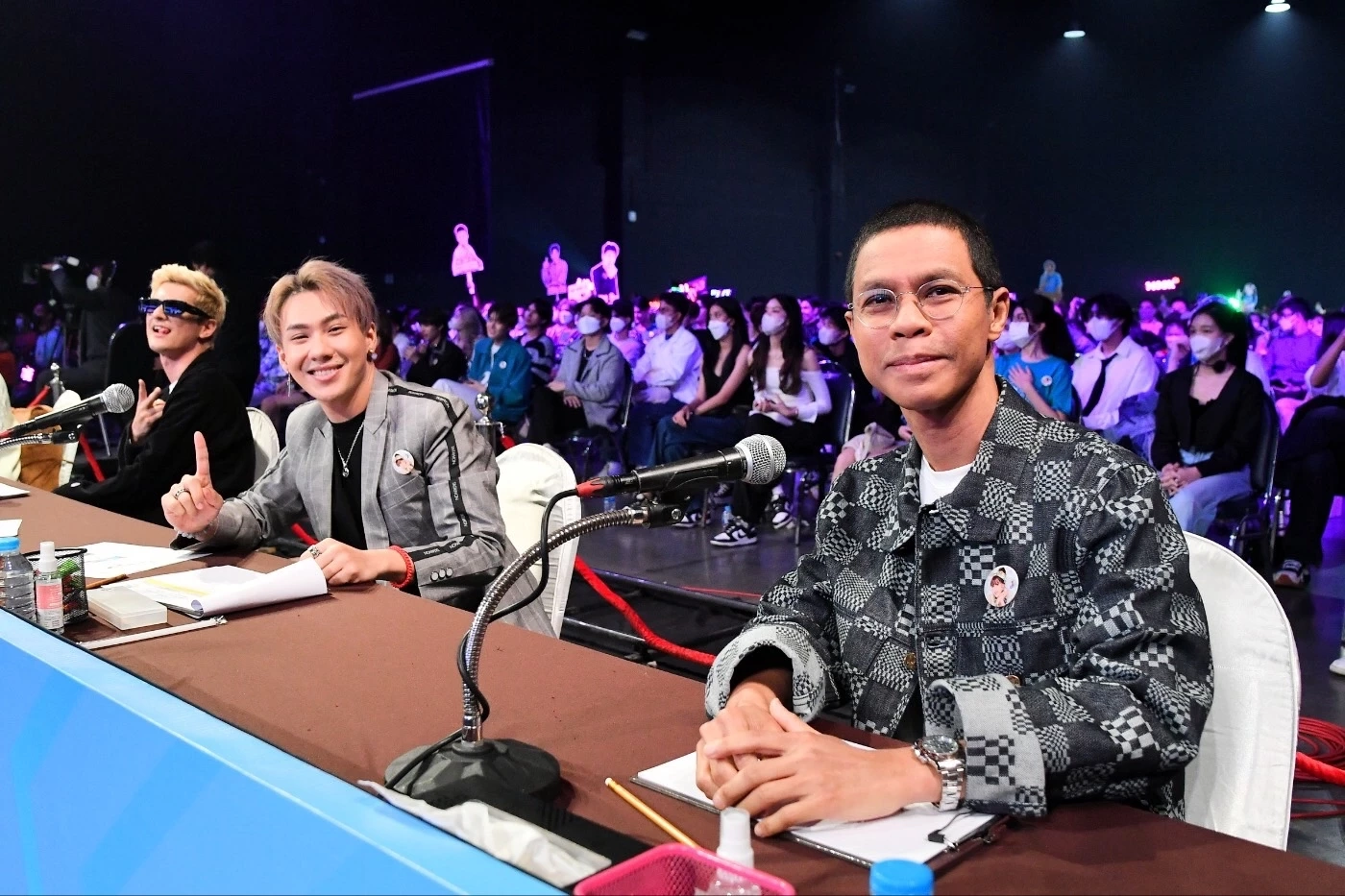 ชิน ชินวุฒ นำทีม ร่วมเชียร์ เยาวชนต้นแบบ TO BE NUMBER ONE IDOL รุ่น 13