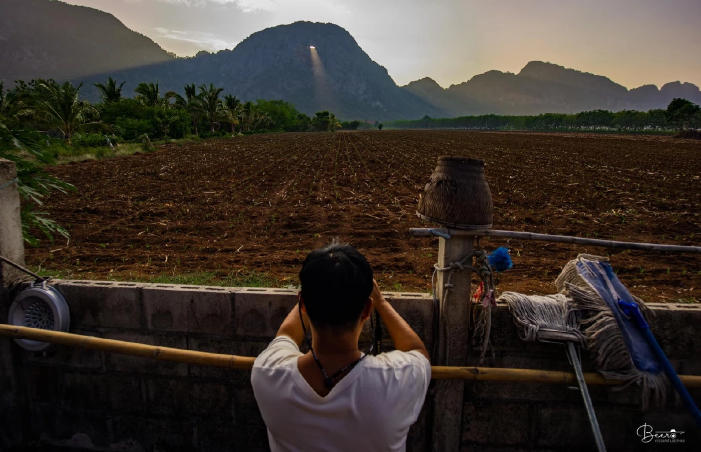 สวยตะลึง! "ดวงตาสวรรค์" ปรากฏการณ์แสงอาทิตย์ลอดปล่องถ้ำ เทือกเขากกมะม่วง