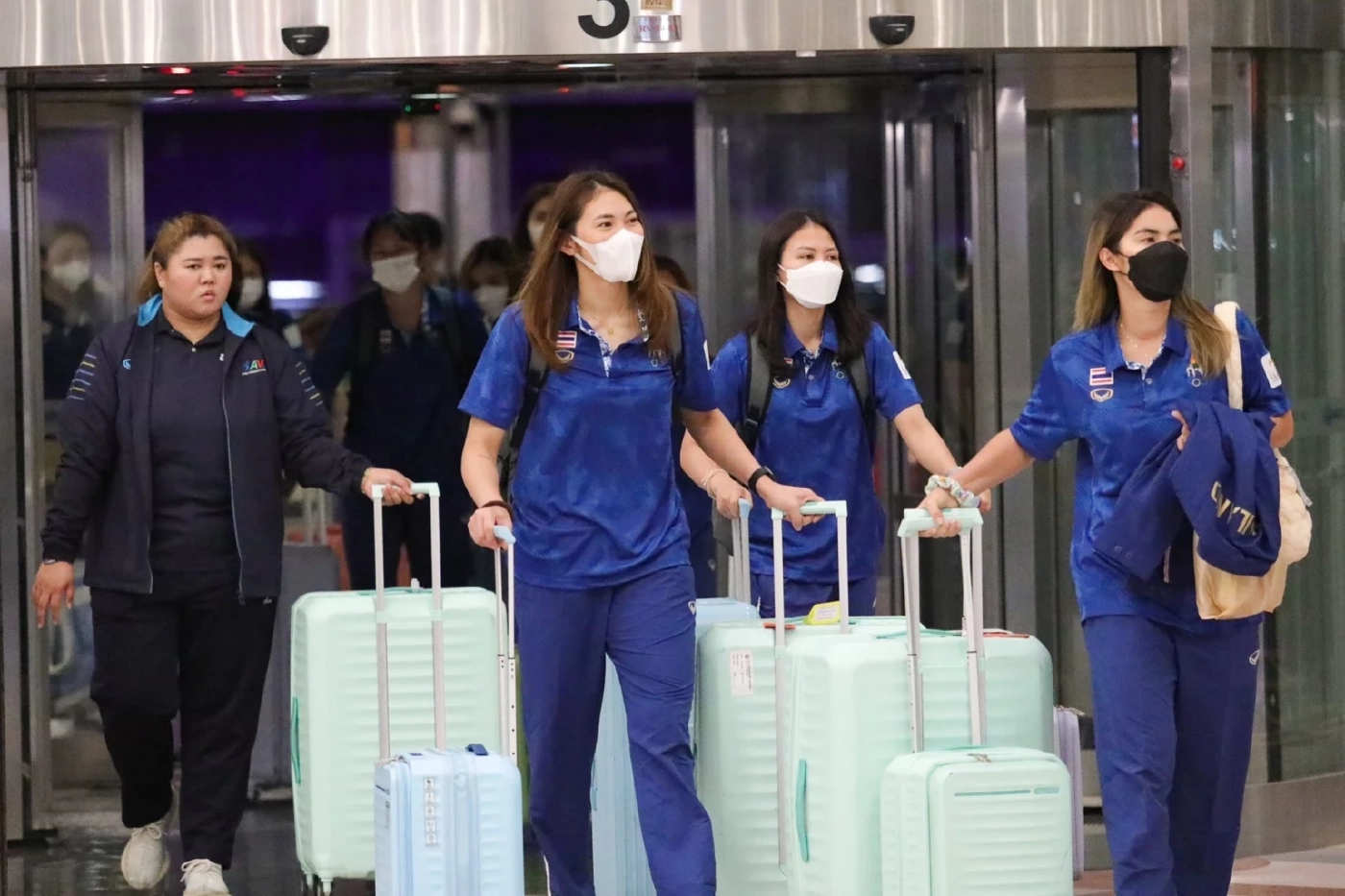 "วอลเลย์บอลหญิงทีมชาติไทย" ลัดฟ้าสู่กัมพูชา สู้ศึก "ซีเกมส์ 2023"