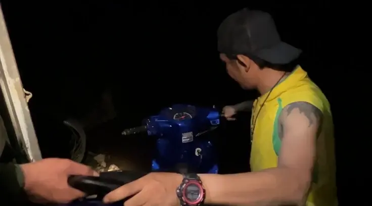 ทหาร-ศุลกากร บุกทลายโกดังเก็บ จยย. ริมน้ำสาย เตรียมส่งข้ามท่าขี้เหล็ก