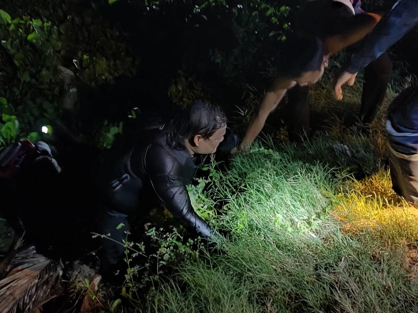 นายชานนท์ เอี่ยมศุถโชค ผู้ขับขี่เจ็ตสกี ที่ติดอยู่กลางแม่น้ำ