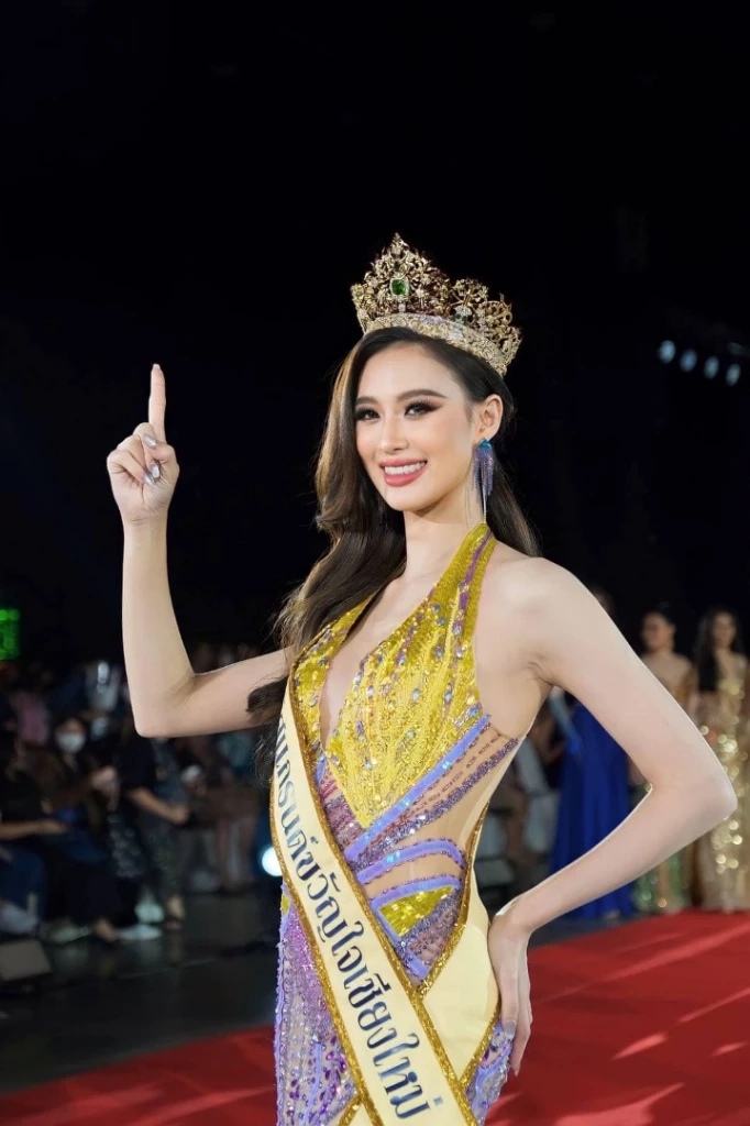 'เฌอเอม ชญาธนุส' มอง กกต. ประสบปัญหาร้ายแรง ควรทำงานให้คุ้มงบประมาณ