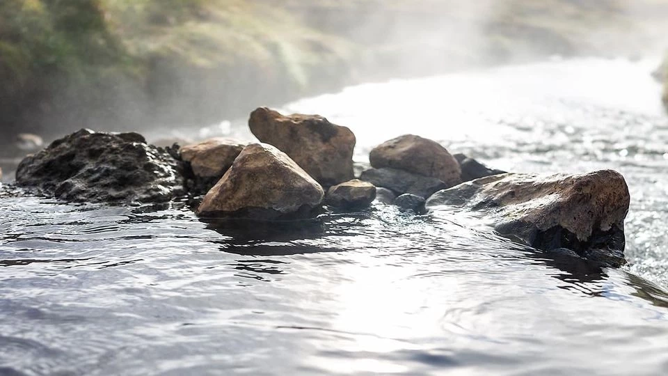 หมอดื้อ ไขข้อสงสัย "ดีมั้ย...อาบหรือว่ายน้ำเย็นเจี๊ยบ"