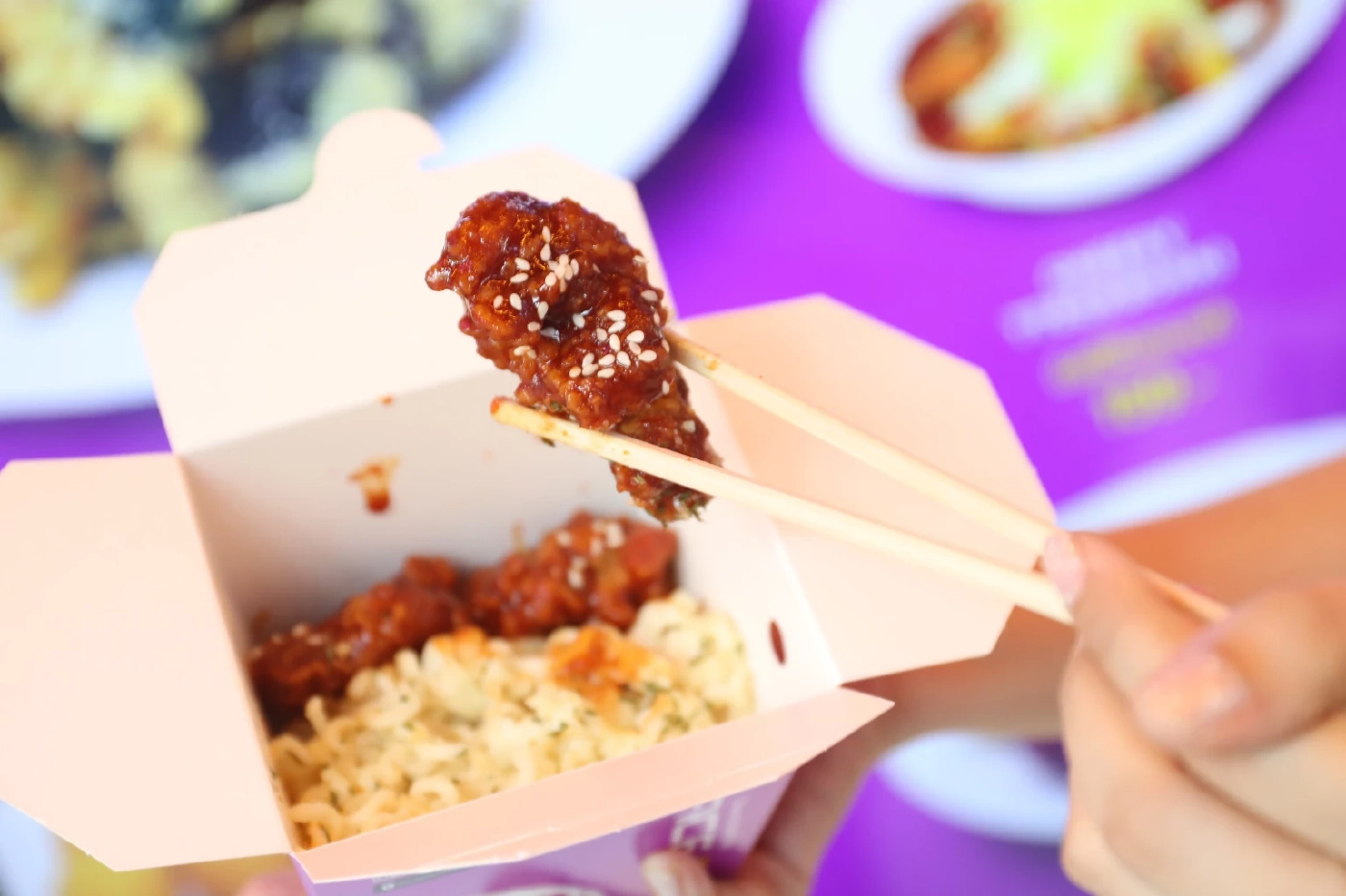 เบียร์ ใบหยก - คิวเท โอปป้า ชวนกินไก่ทอดสูตรลับของจักรวาล SPACE  ZOO