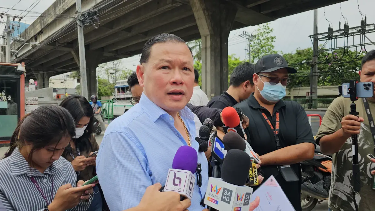 “สันธนะ” แจ้งความเอาผิด “ชูวิทย์” 3 ข้อหา เหตุปะทะหน้าพรรคก้าวไกล