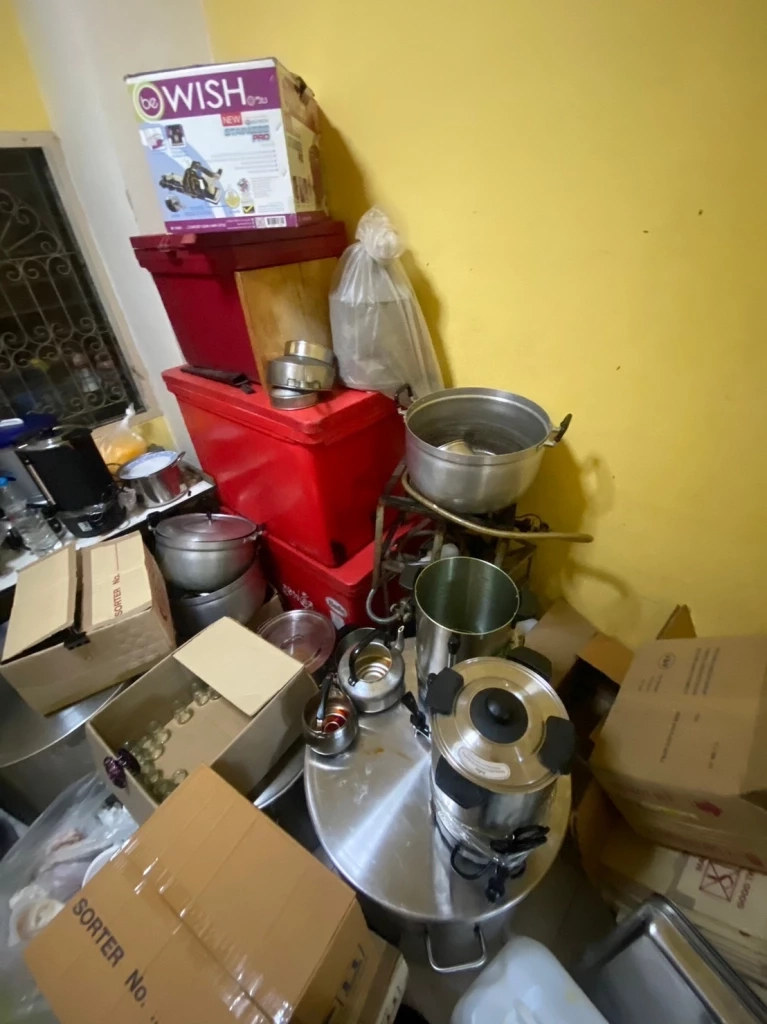 ปคบ.-อย.บุกปิด รง.สมุนไพรปลอม ผลิตขายนทท.จีน ฟันกำไร 100 เท่า