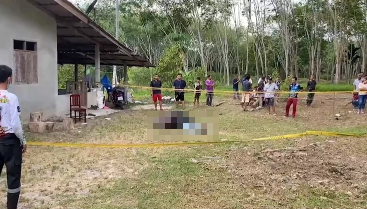 ขอมาจัดให้ หนุ่มใหญ่บุกบ้านอริท้าให้ยิง สุดท้ายถูกกระหน่ำยิงอกพรุนดับ