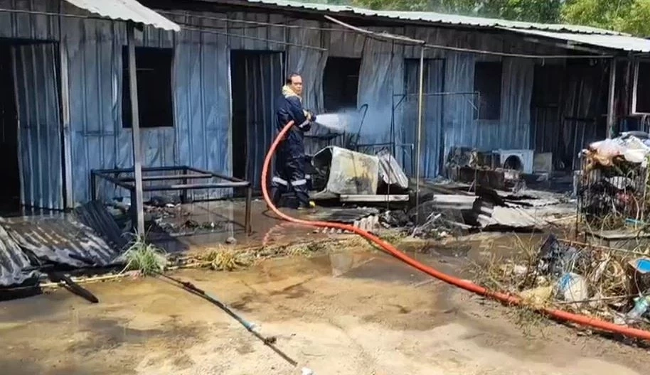 เจ้าของใจสลาย เพลิงไหม้ห้องพักคนงาน แมวเปอร์เซีย ถูกไฟคลอกตาย 2 ตัว