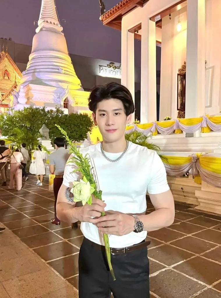 หมอไวท์เผยดวง 6 ราศี ชีวิตผ่านจุดต่ำสุดไปแล้ว รอรับงานดีเงินไหลเข้ารัวๆ