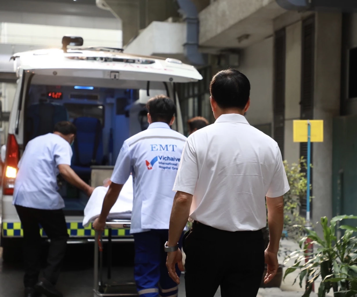 สุดอาลัย "จุรินทร์ ลักษณวิศิษฏ์" หัวหน้าพรรคปชป.กราบเท้าลา"ร่างคุณพ่อ"