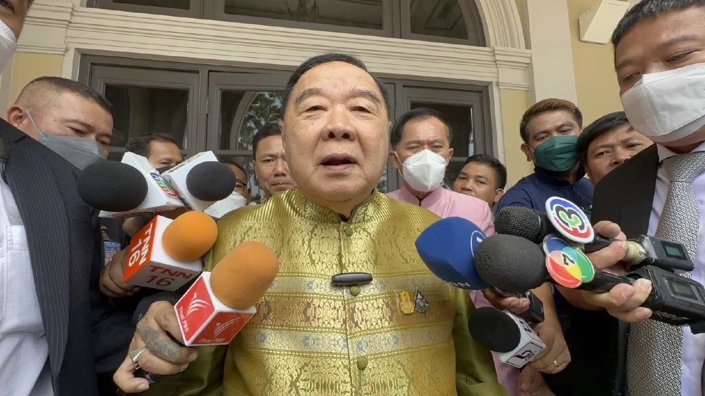 "บิ๊กป้อม" ไม่รู้ "พล.ต.อ.จักรทิพย์" ไปดูบอลเจอเสี่ยหนู-เสี่ยนิด