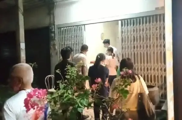 สุดเศร้า อาม่าวัย 82 ป่วยอัลไซเมอร์ อยู่กินกับร่างน้อง คอยเช็ดตัวให้ตลอด 3 วัน 
