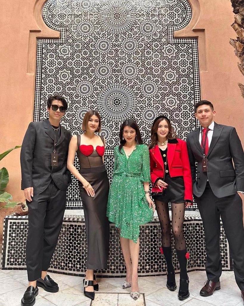 มาร์กี้ -ป็อก เหล่าเซเลบริตี้แฟนตัวจริงม้าลำพอง ร่วมงาน ณ พระราชวัง El Badi