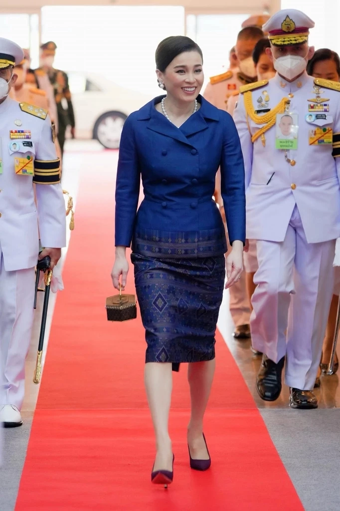 แห่แชร์ เลขมงคลทะเบียนรถ พระราชินีฯ เสด็จเปิดงานไบเทค เลขสวยเป็นมงคลยิ่ง 