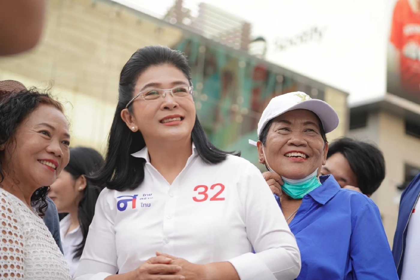 คุณหญิงสุดารัตน์  เกยุราพันธุ์  หัวหน้าพรรคไทยสร้างไทย แคนดิเดตนายกฯ ของพรรค 