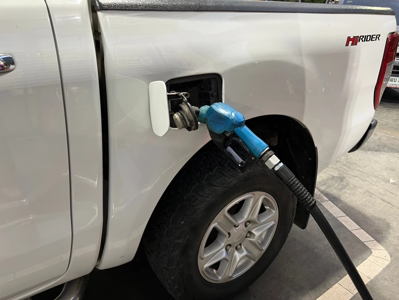 คนใช้รถเฮ! กบน. ลดราคาดีเซลอีก 50 สตางค์ เหลือ 32 บาท/ลิตร เริ่ม 15 พ.ค.นี้