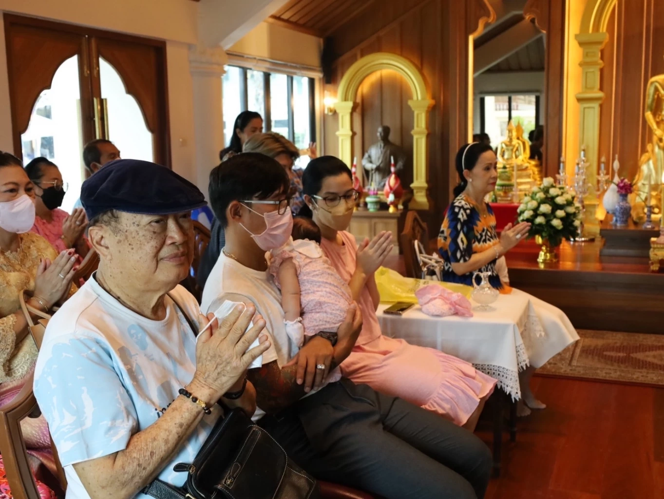 เปิดภาพความน่ารัก โกนผมไฟ น้องมีตังค์ หลานสาวแห่งบ้าน ศิระฉายา